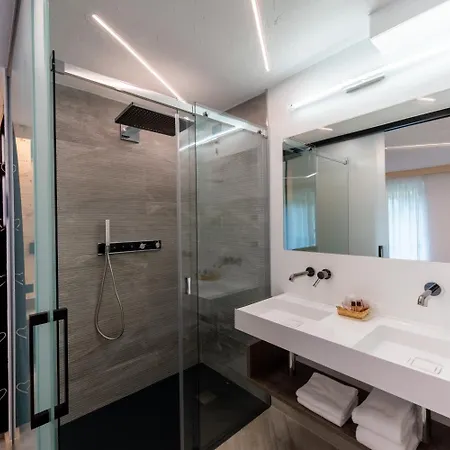 Pineta Hotel 3*